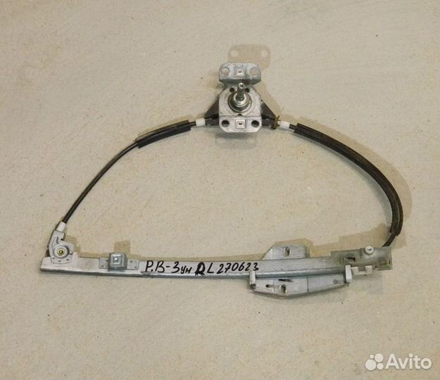 Стеклоподъемник задний левый VW Passat B3