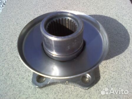 Фланец моста 31105,2705,3221задн (мелкий шлиц)