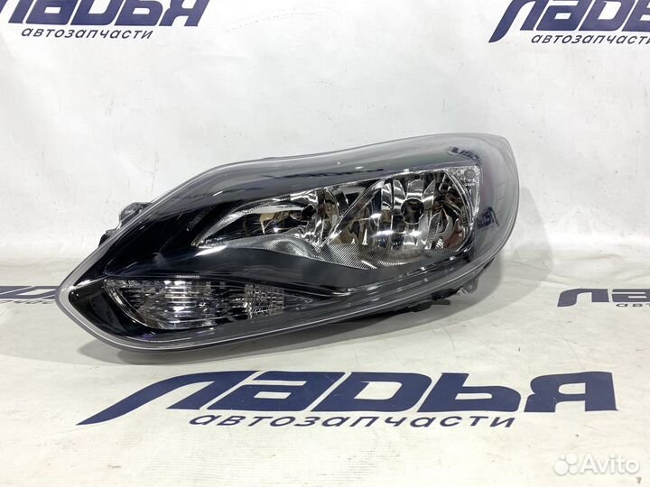 Фара Ford Focus 3 левая черная