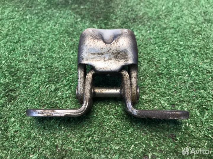 Петля двери задняя левая Kia Sorento XM 2.4 G4KE