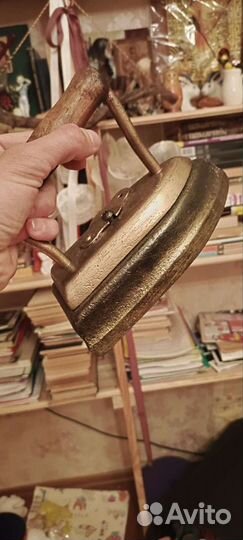 Старинный газовый утюг