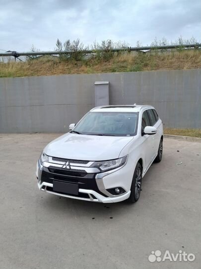 Mitsubishi Outlander 2.0 CVT, 2022, 25 км