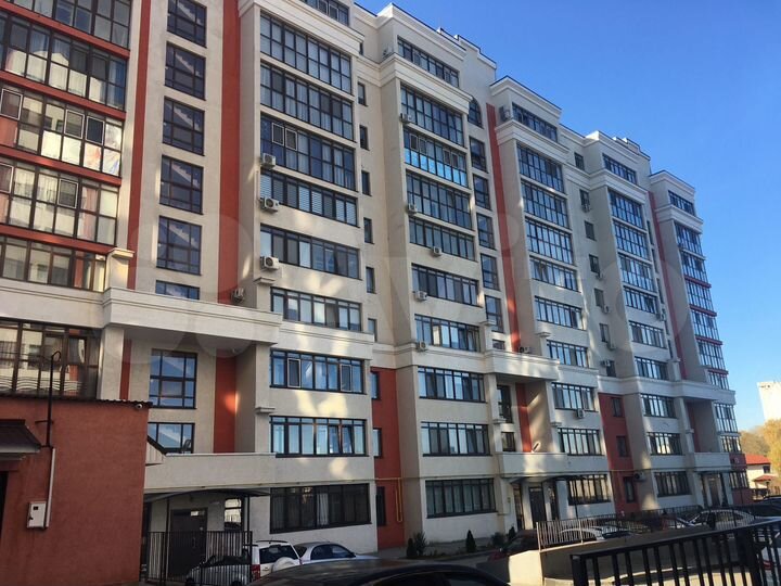 2-к. квартира, 64 м², 9/10 эт.