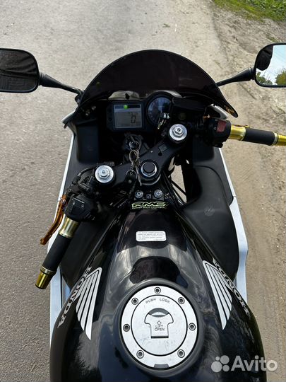 Хонда CBR 600F4
