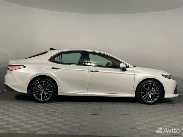 Toyota Camry 2.5 AT, 2023