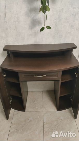 Туалетный столик (трюмо/трельяж)