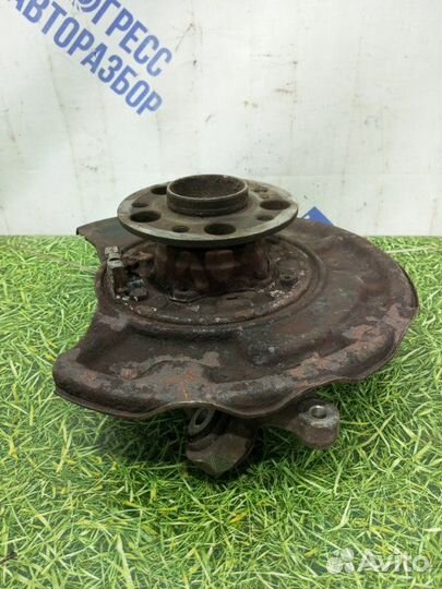 Поворотный кулак задний левый Mercedes-Benz W211