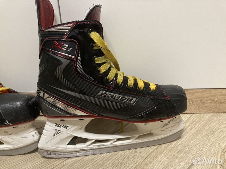 Коньки хоккейные