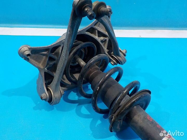 Амортизатор передний левый Audi A4 (B8) 2007-2015