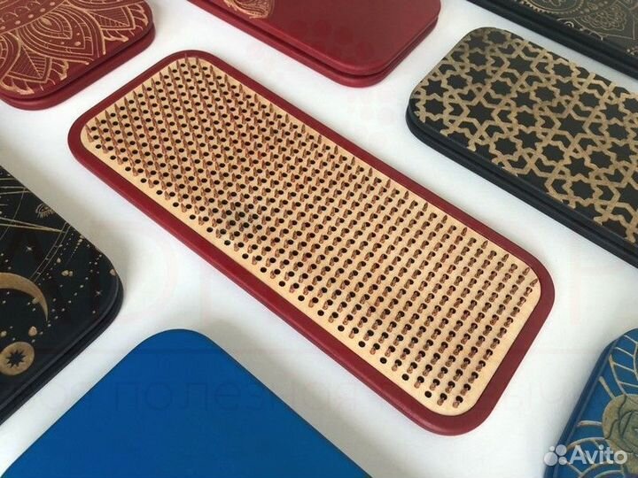 Доска садху с медными гвоздями и гравировкой