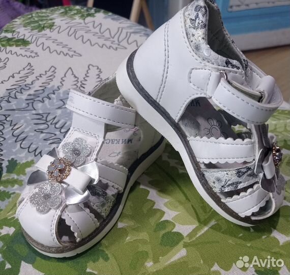 Босоножки, сандали