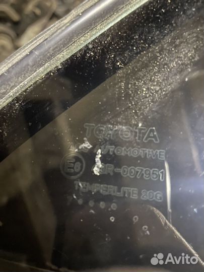 Стекло форточки заднее левое Toyota Camry 55