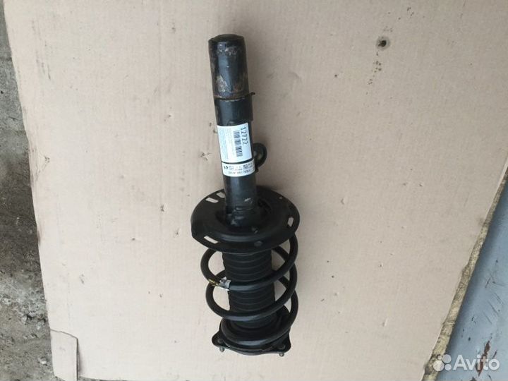 Амортизатор подвески передний левый Honda Accord