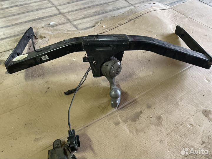 Фаркоп складной для Тигуан 2011-2014