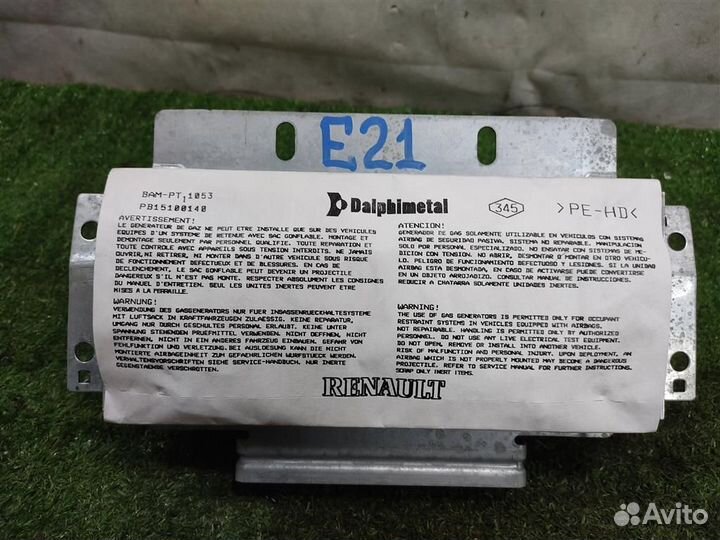 Подушка безопасности в торпедо Renault Clio 3 2006