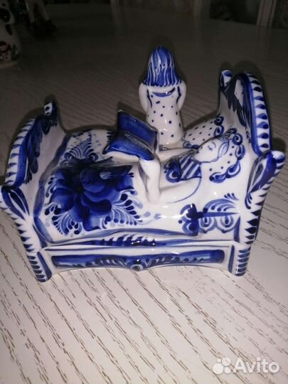 Гжель авторская. Шкатулка 