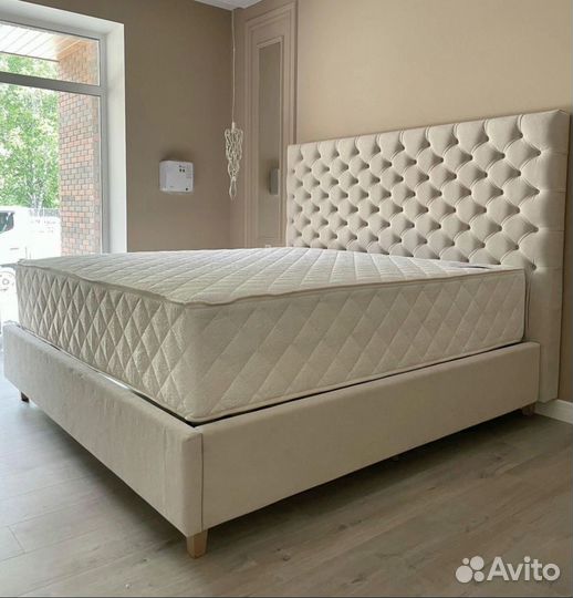 Кровать с изголовьем