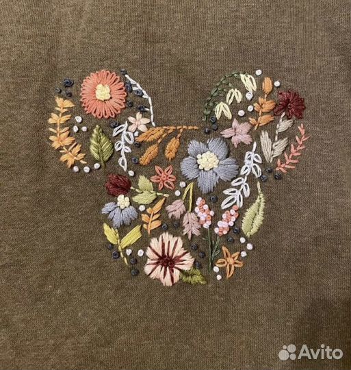 Объемная ручная вышивка одежды и текстиля