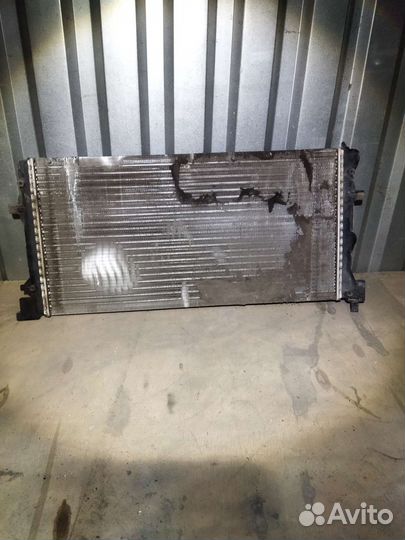 Радиатор основной Volkswagen Polo