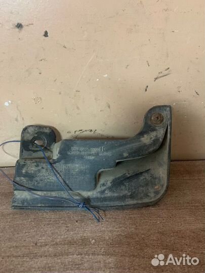 Брызговик передний левый Accent II