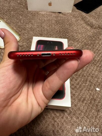 Телефон iPhone se 2020 64 gb