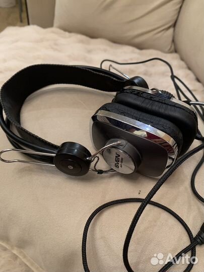 Наушники с микрофоном