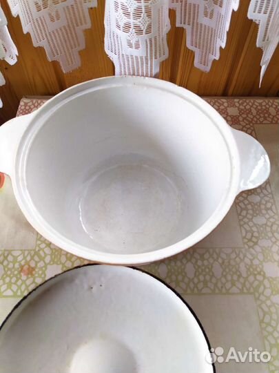 Кастрюля чугунная эмалированная СССР