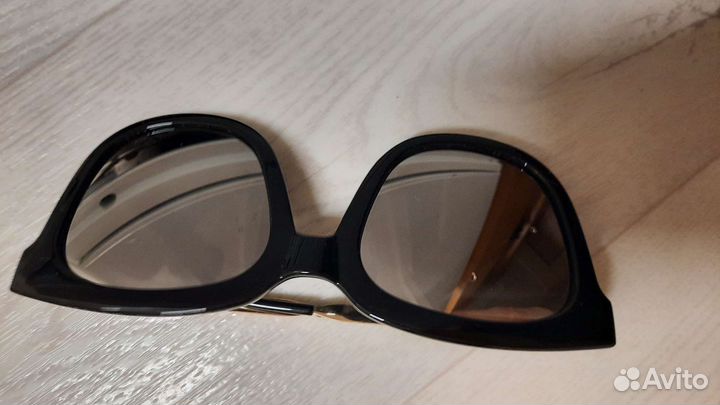 Солнцезащитные очки