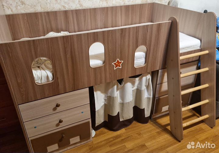 Кровать Айвенго с лесенкой, тумбочками и матрасом