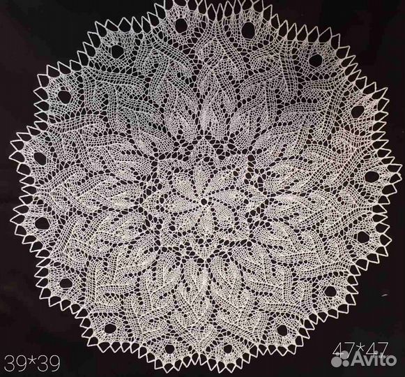 Ажурная вязаная салфетка спицами