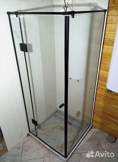 Душевая кабина из стекла