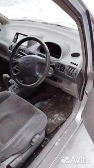 Toyota Corolla Spacio 1.6 AT, 2000, 300 000 км