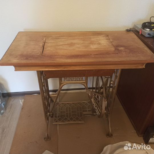 Швейная машина ножная Минерва