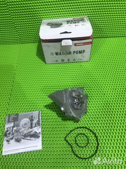 Водяной насос (помпа) Citroen Peugeot 1.8 2.0 2.2