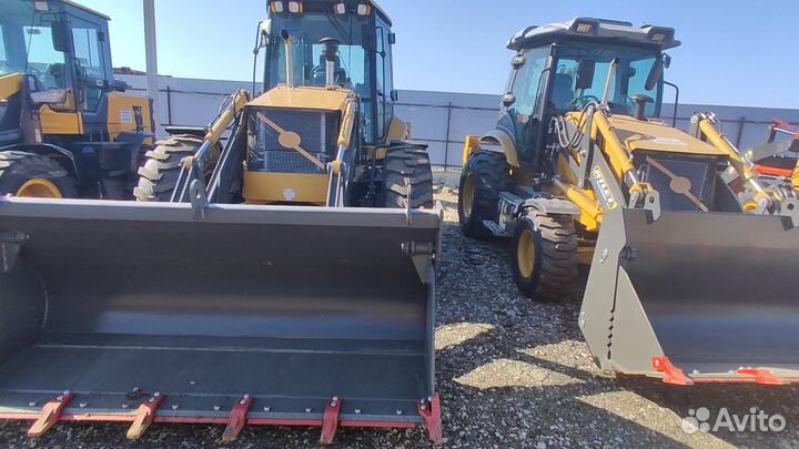 Экскаватор-погрузчик CAT 426F2, 2023