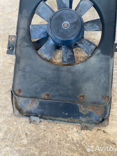 Вентилятор охлаждения радиатора Volkswagen Passat