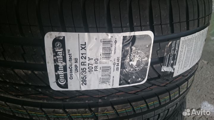 Continental ContiCrossContact UHP 295/35 R21 107Y