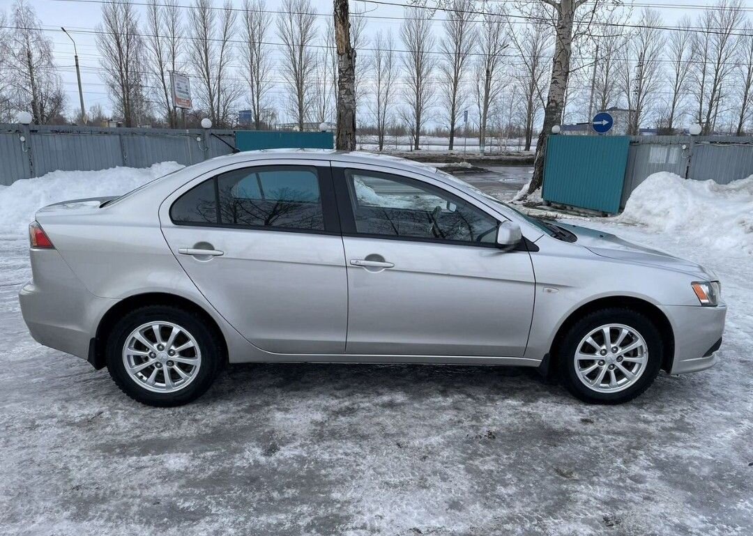 Mitsubishi Lancer: фото владельца
