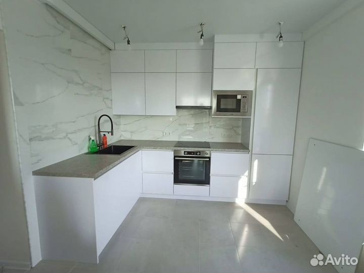 Кухня с барной стойкой артикул 12699