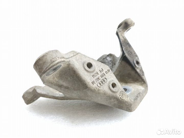 Кронштейн опоры двигателя левый Audi A6 C6 2.8 CCA