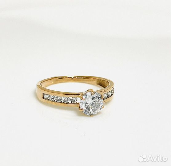 Золотое кольцо с фианитами