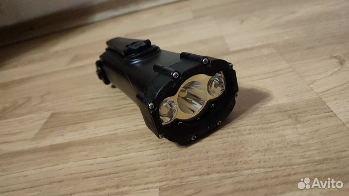 Фонарик для кемпинга с динамо машиной