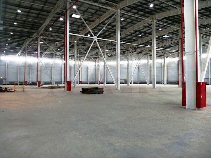 Склад, 7600 м²