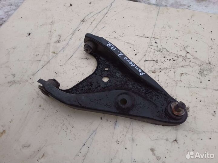 Рычаг передний правый Renault Sandero