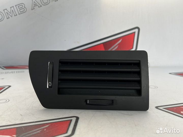 Дефлектор в торпедо левый Опель Астра Н