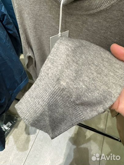 Свитер женский, размер м (46)