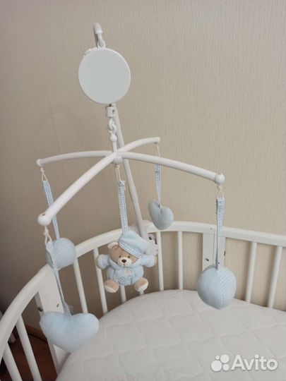 Мобиль на детскую кроватку музыкальный