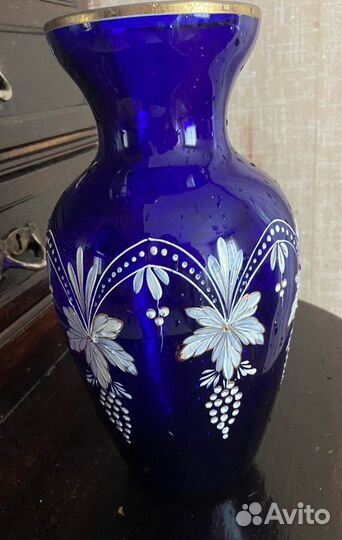 Ваза. Синее стекло (кобальт) с ручной росписью