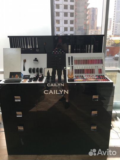 Стенд для косметики Cailyn