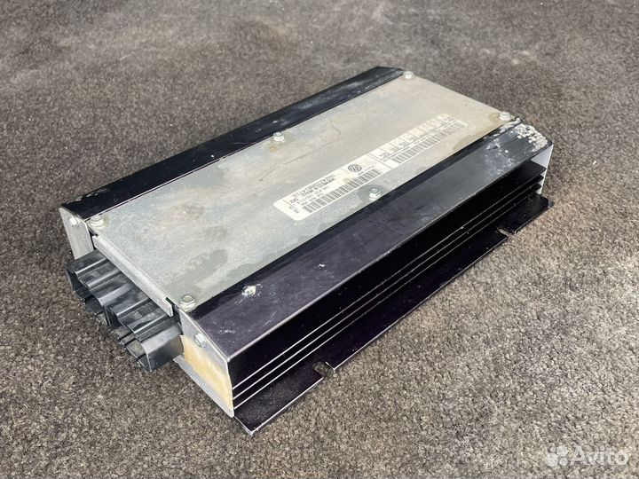 VW Touareg Усилитель Отправка